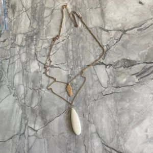 Vintage Gold Arrowhead Pendant Necklace